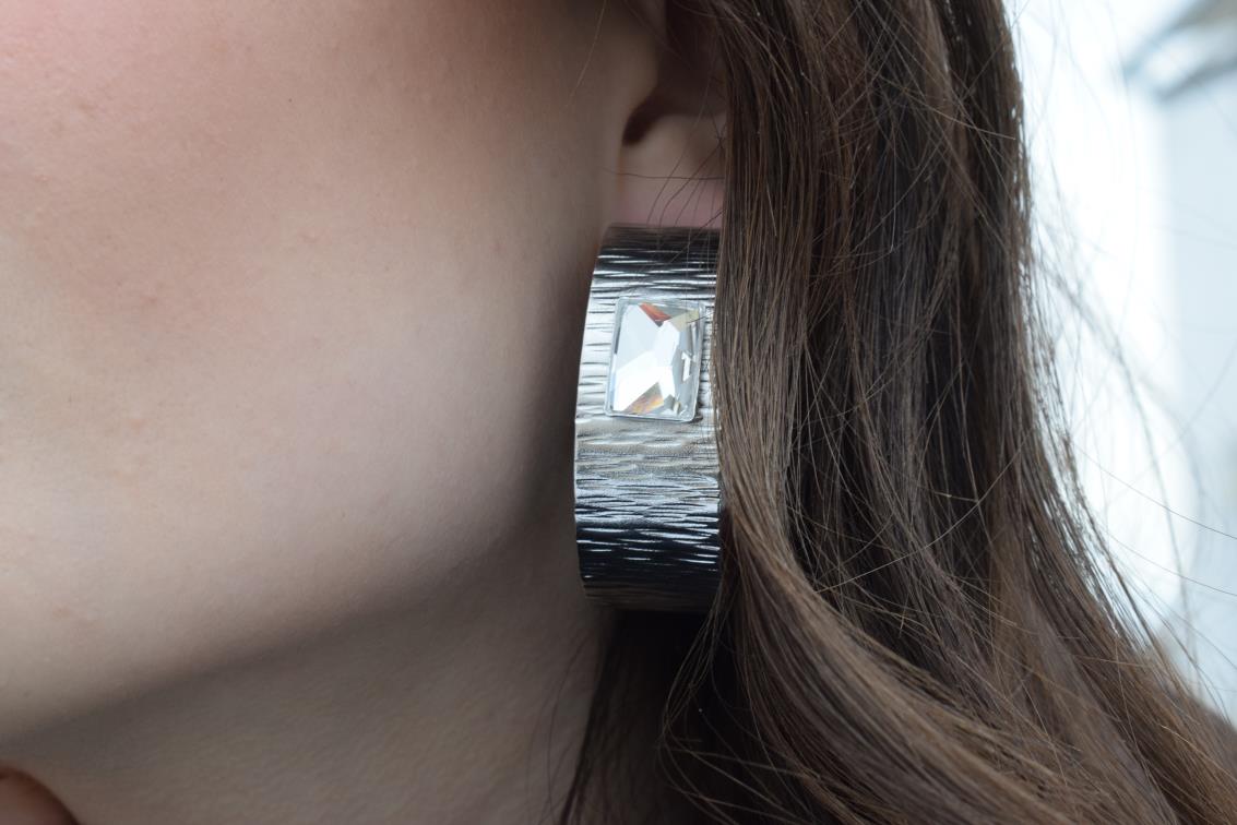 Ionio earrings – Greek hammered jewelry in 18K gold plated, 18K silver plated, and rose gold plated. Handcrafted elongated straight hammered design inspired by Ionian elegance.