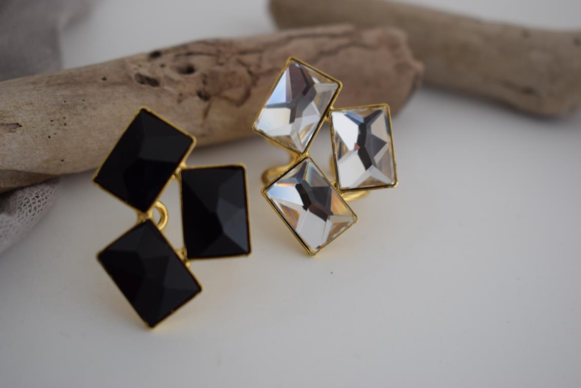 Crete Ring with Crystal – Greek hammered jewelry in 18K gold plated, 18K silver plated, and rose gold plated. Handcrafted adjustable ring with bold faceted crystal design inspired by Minoan Crete.