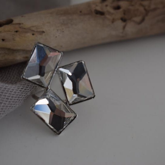 Crete Ring with Crystal – Greek hammered jewelry in 18K gold plated, 18K silver plated, and rose gold plated. Handcrafted adjustable ring with bold faceted crystal design inspired by Minoan Crete.