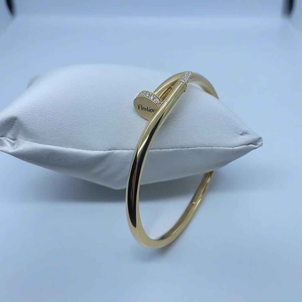 Luxury Nail-Shaped Cuff Bracelet – Hypoallergenic Stainless Steel