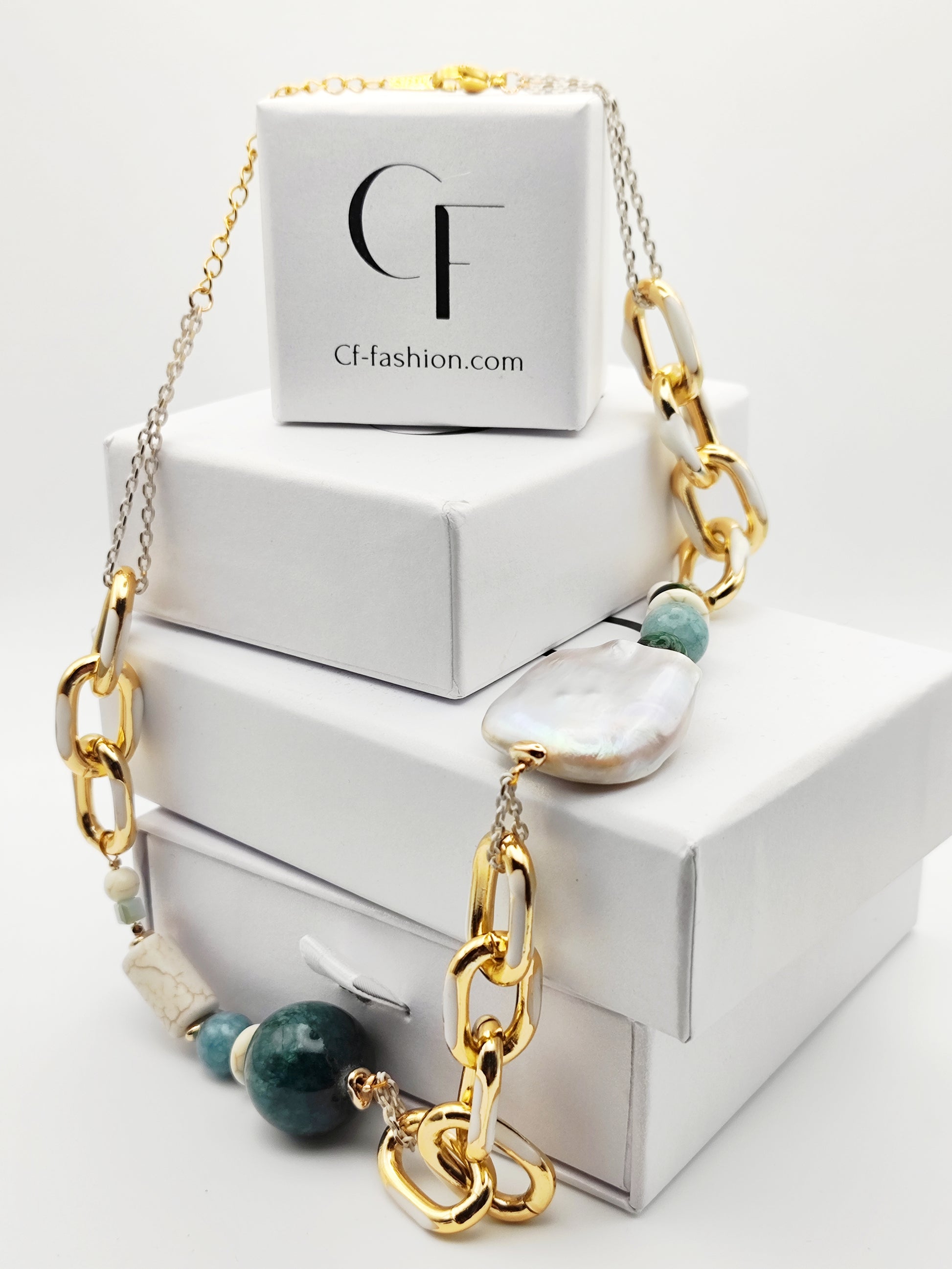 Handmade Green Gemstone & Mother of Pearl Necklace – 18K Gold Plated & Hypoallergenic