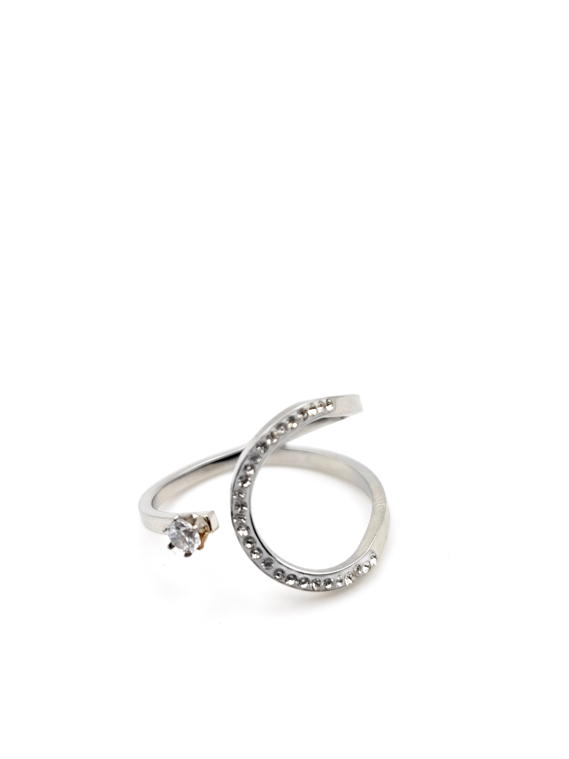 Hug Ring – Adjustable Stainless Steel Solitaire – Waterproof & Hypoallergenic