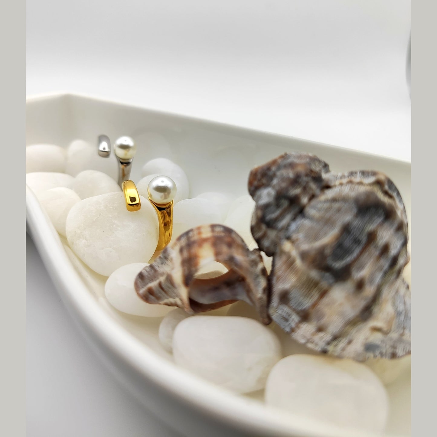 Solitaire Pearl Ring – Hypoallergenic Stainless Steel