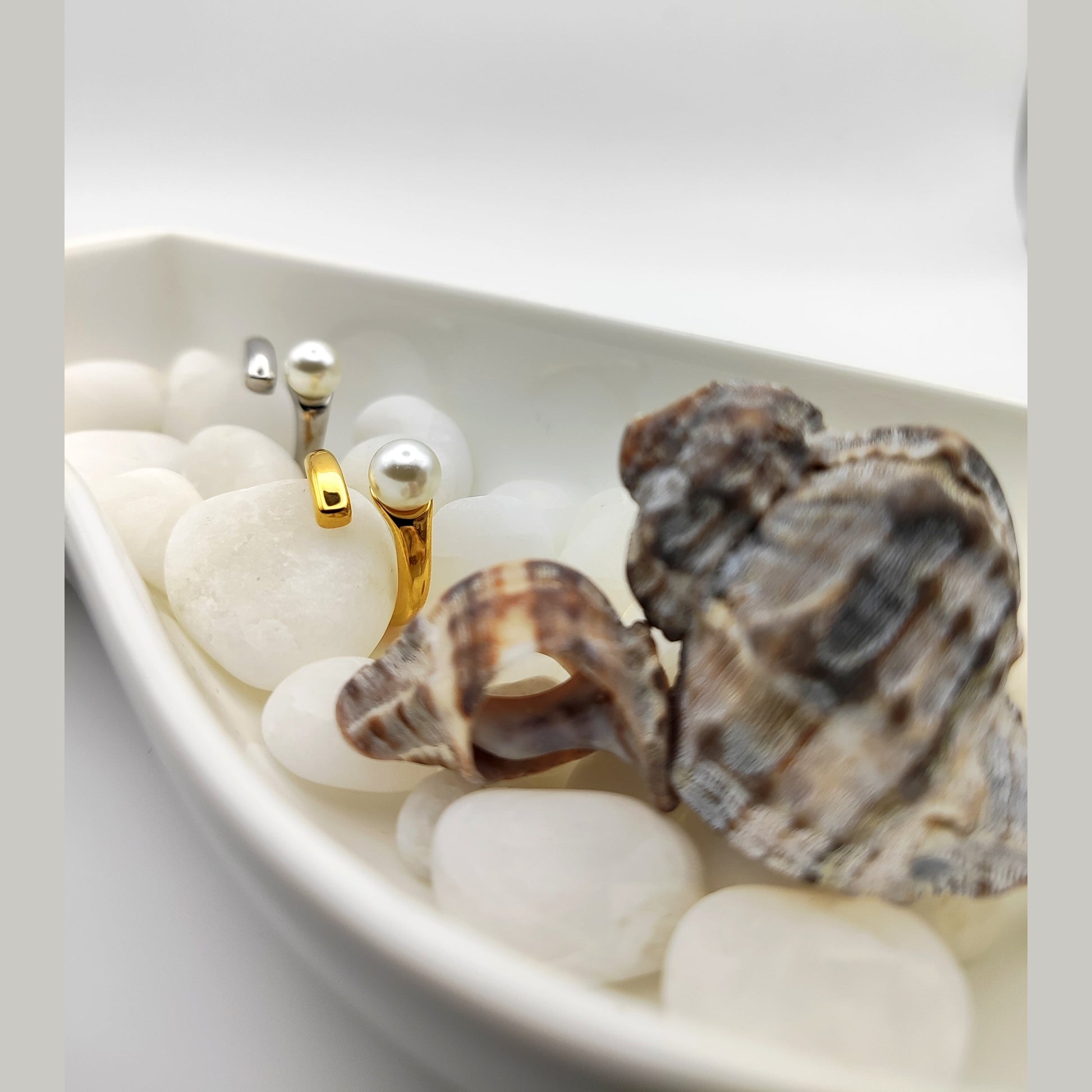 Solitaire Pearl Ring – Hypoallergenic Stainless Steel