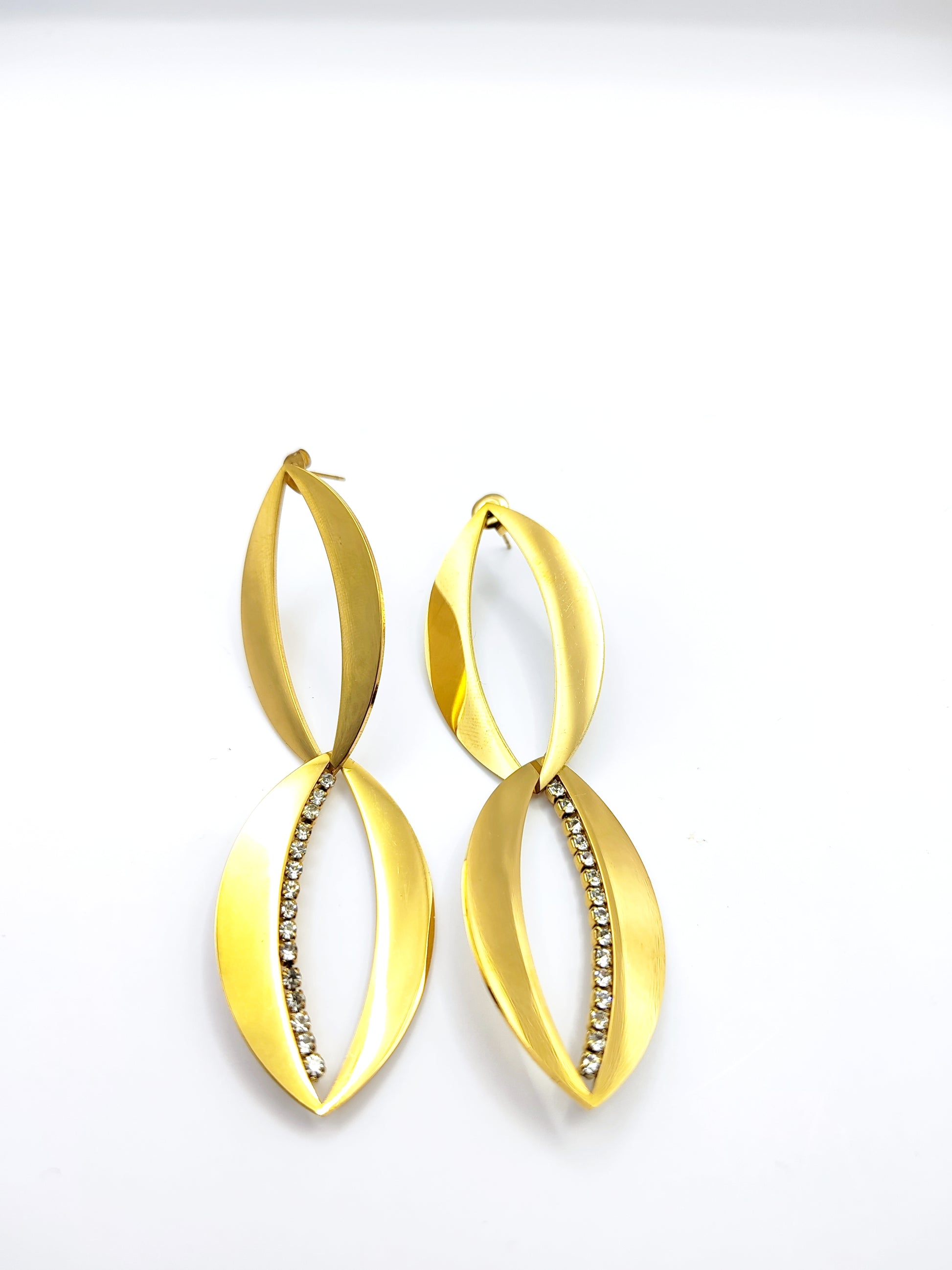 Linked Petal Crystal Dangle Earrings – Nature-Inspired Stainless Steel