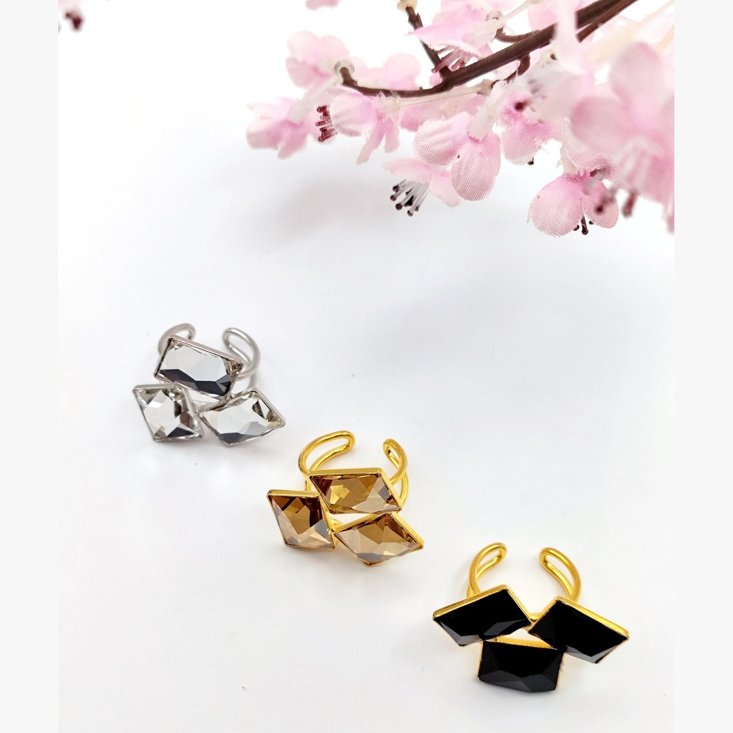 Crete Ring with Crystal – Greek hammered jewelry in 18K gold plated, 18K silver plated, and rose gold plated. Handcrafted adjustable ring with bold faceted crystal design inspired by Minoan Crete.