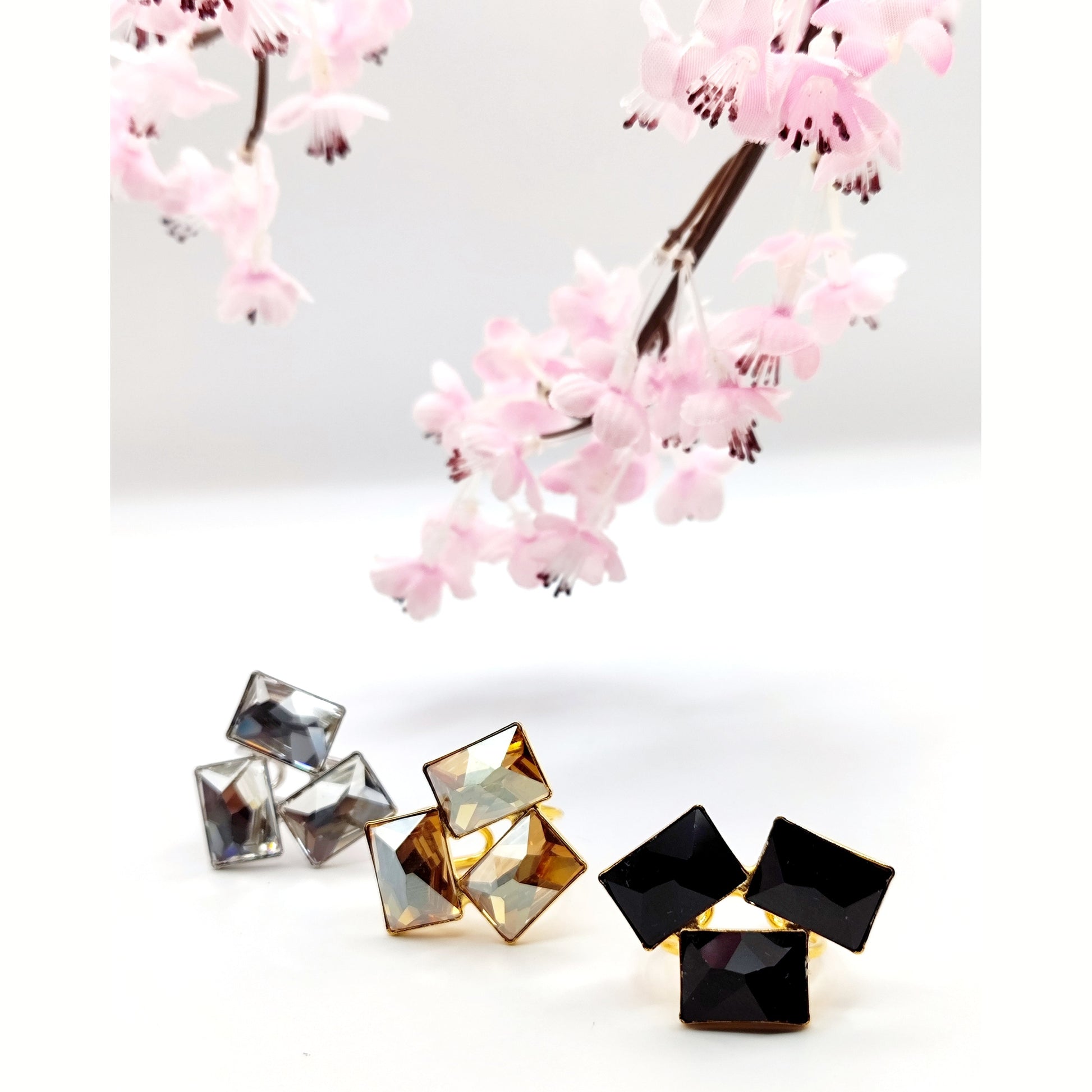 Crete Ring with Crystal – Greek hammered jewelry in 18K gold plated, 18K silver plated, and rose gold plated. Handcrafted adjustable ring with bold faceted crystal design inspired by Minoan Crete.