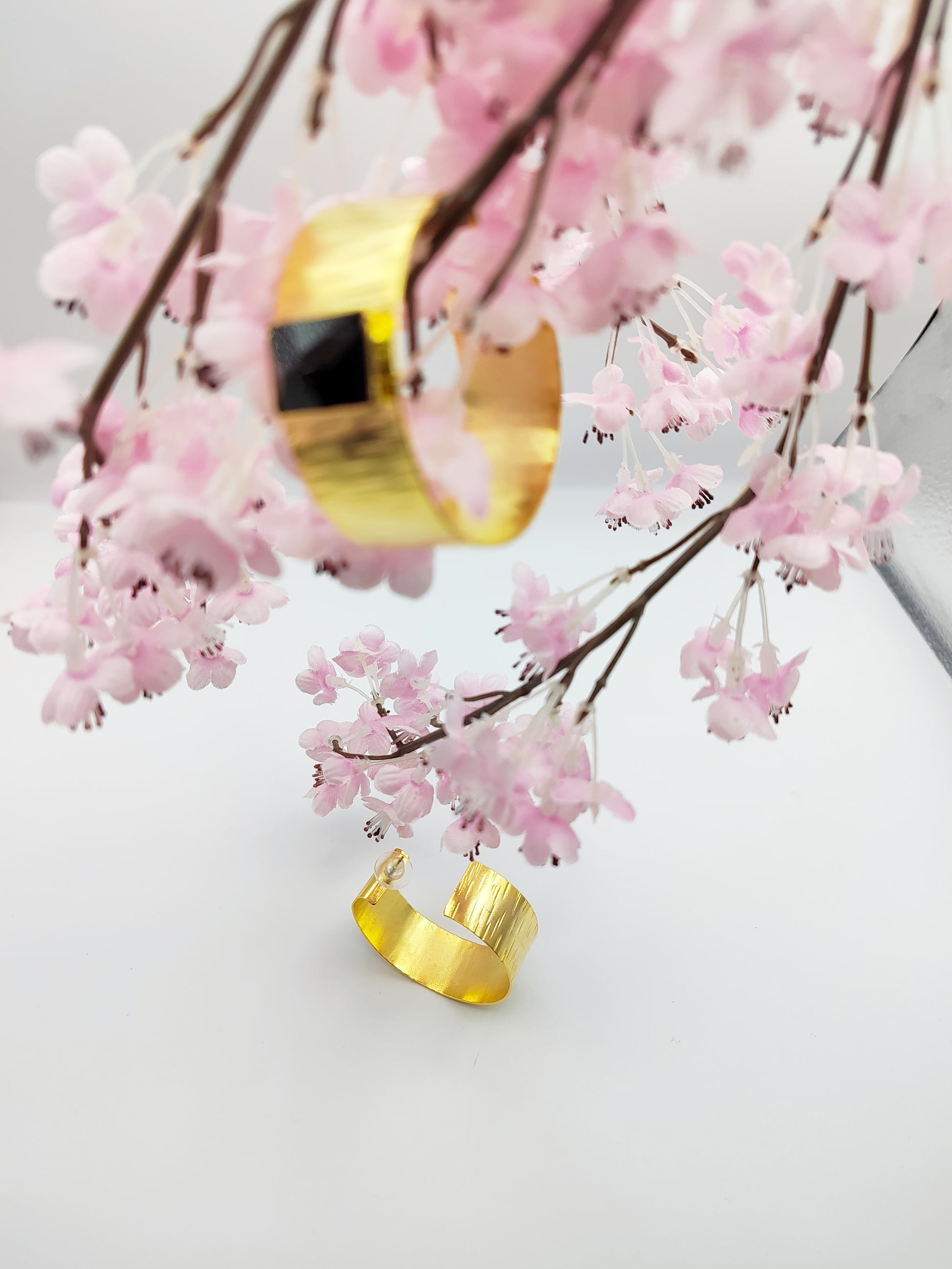 Ionio earrings – Greek hammered jewelry in 18K gold plated, 18K silver plated, and rose gold plated. Handcrafted elongated straight hammered design inspired by Ionian elegance.