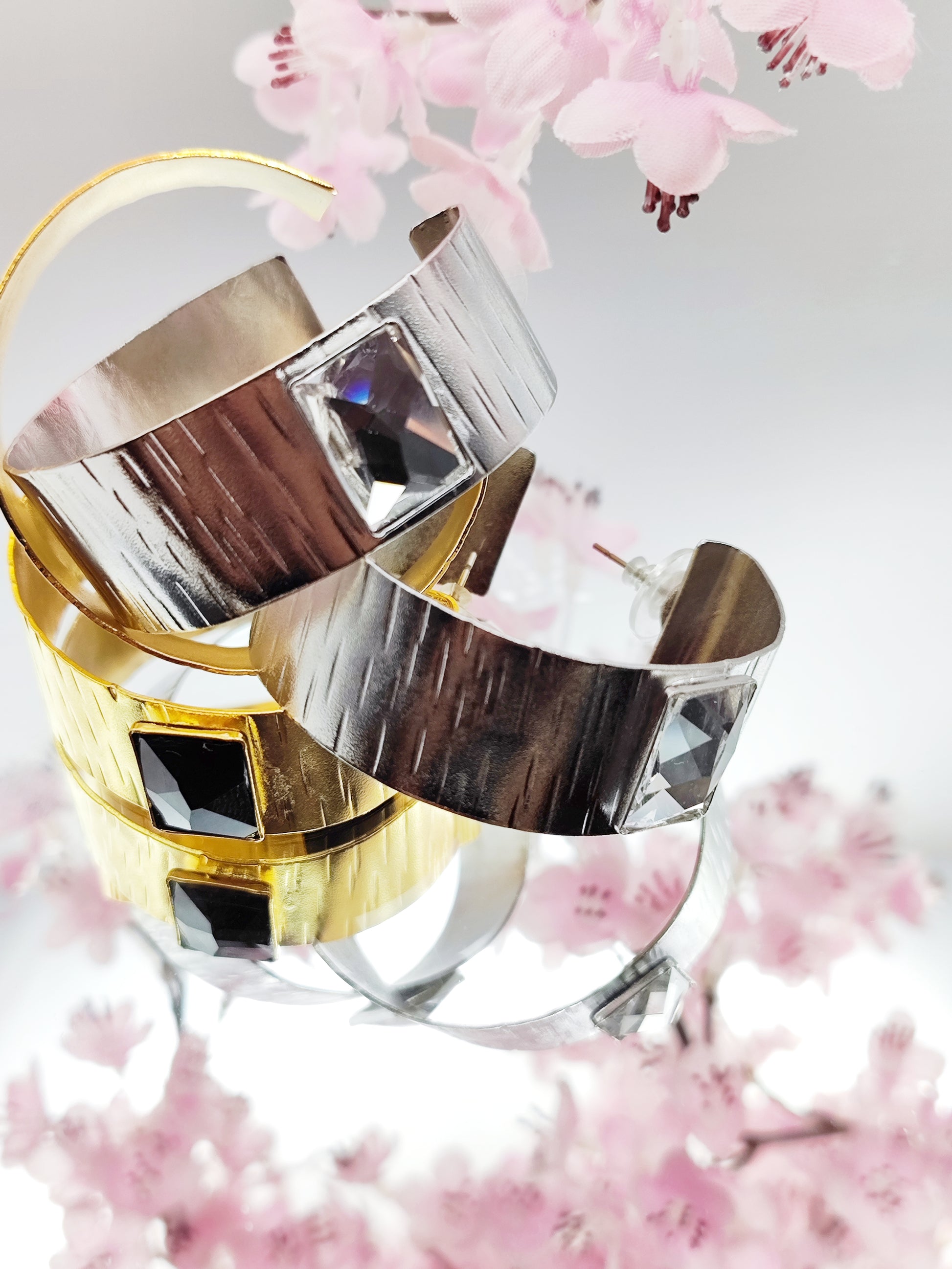 Ionio earrings – Greek hammered jewelry in 18K gold plated, 18K silver plated, and rose gold plated. Handcrafted elongated straight hammered design inspired by Ionian elegance.