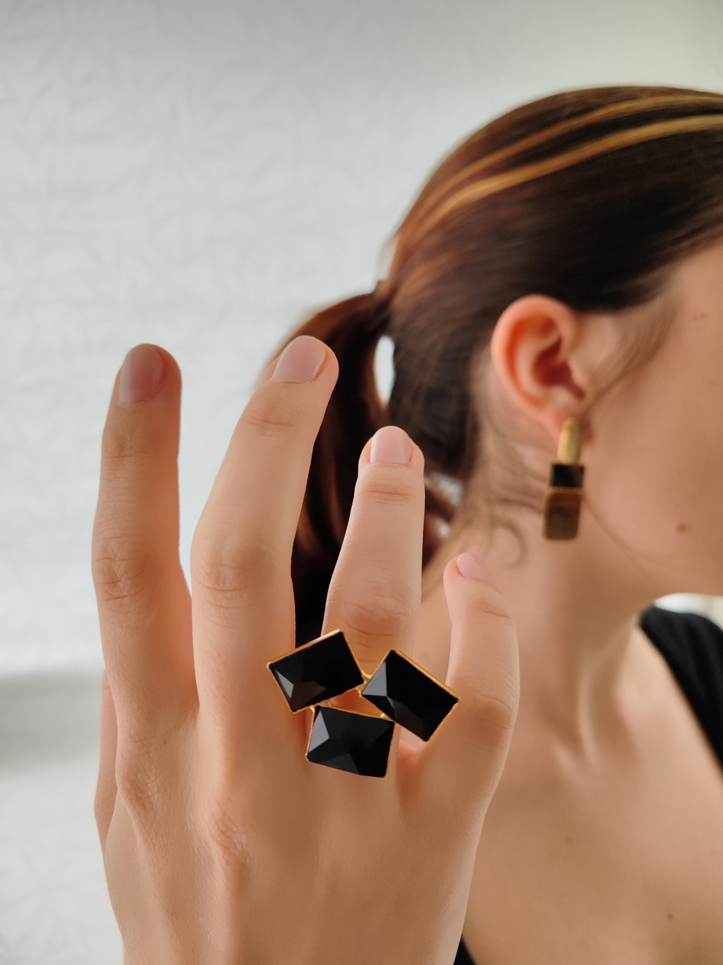 Crete Ring with Crystal – Greek hammered jewelry in 18K gold plated, 18K silver plated, and rose gold plated. Handcrafted adjustable ring with bold faceted crystal design inspired by Minoan Crete.
