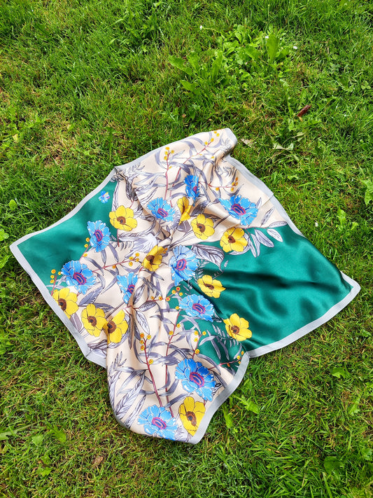 Botanica luxury silk square scarf 55x55 cm – emerald green with floral print – CF fashion