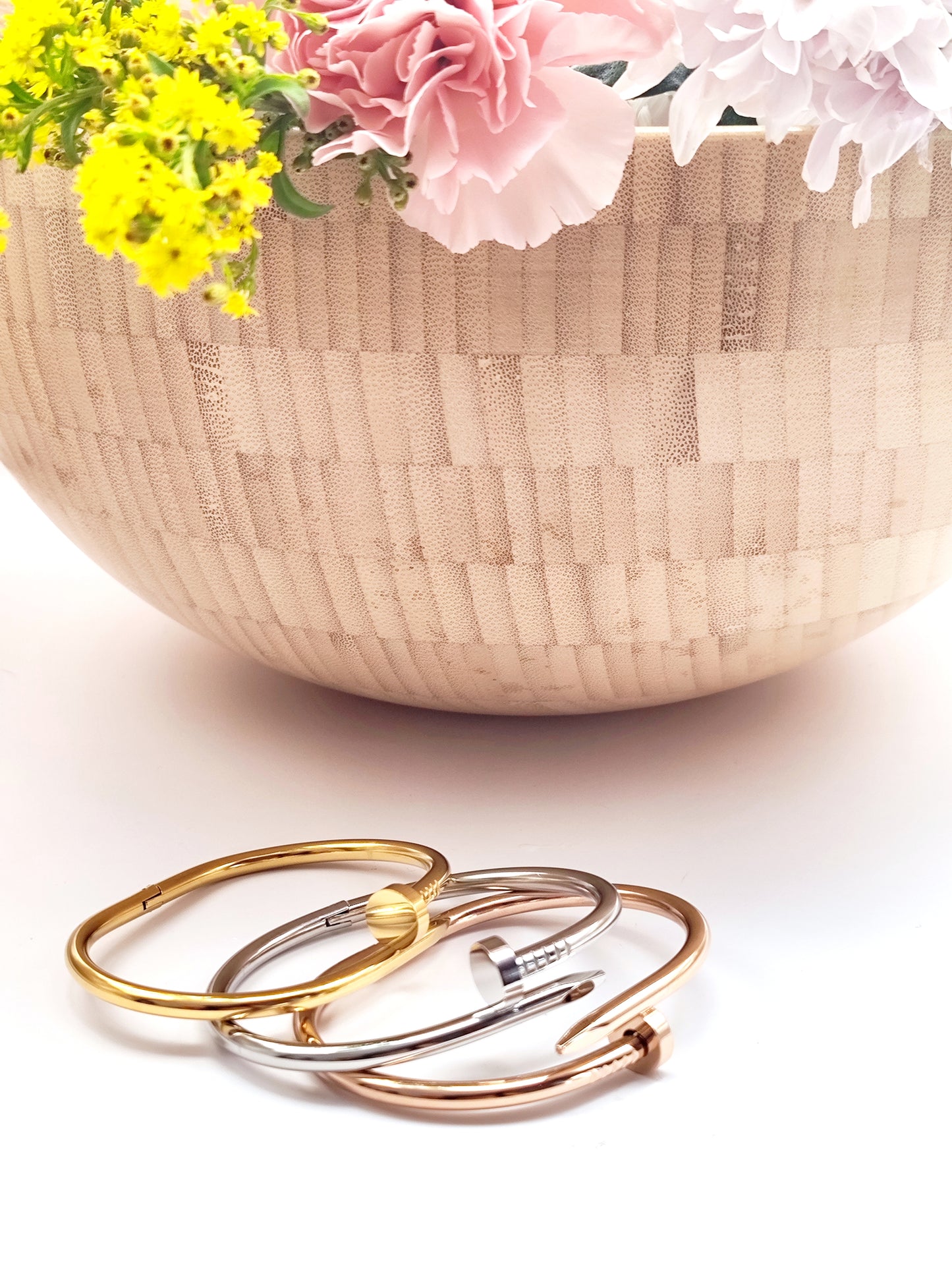 Nail design stainless steel bangle bracelet in gold, silver, and rose gold – CF fashion