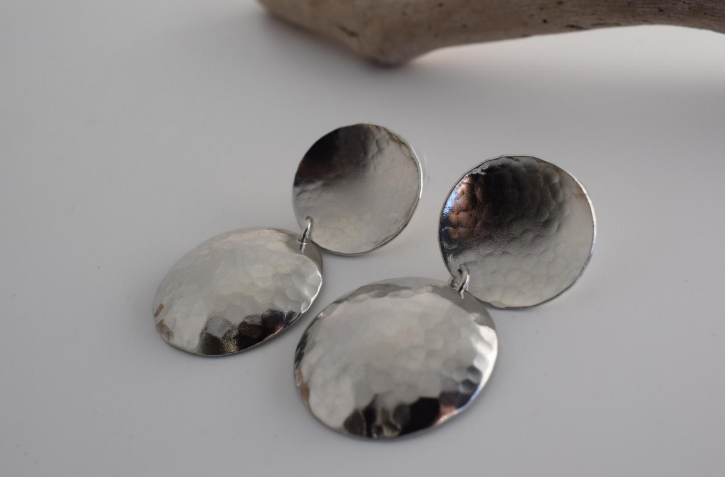 Eos earrings – Greek hammered jewelry – 18K silver or gold plated – double round discs with hammered texture (also in rose gold)