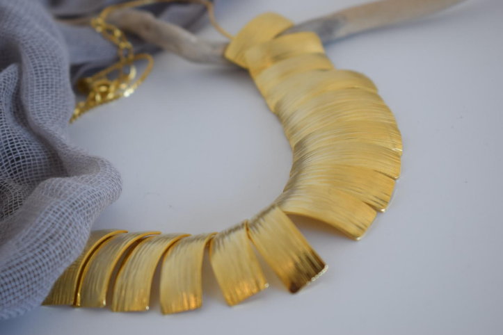 Aspides Necklace – Greek Hammered Jewelry – 18K Gold, Silver, or Rose Gold Plated. Handmade hammered statement necklace with shield-inspired segments.