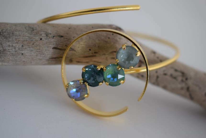 Asteria bracelet with crystal – Greek hammered jewelry available in 18K gold plated, 18K silver plated, and rose gold plated finishes.