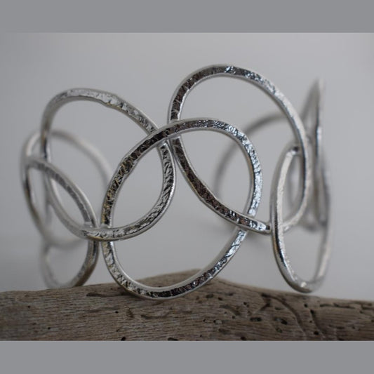 Olympiada bracelet â Greek hammered jewelry â 18K gold plated interlocking circles