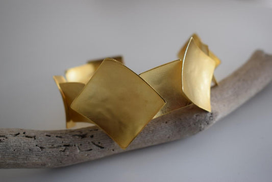 Rhombus bracelet – Greek hammered jewelry with geometric rhombus design, available in 18K gold-plated, 18K silver-plated, and rose-gold plated finishes.