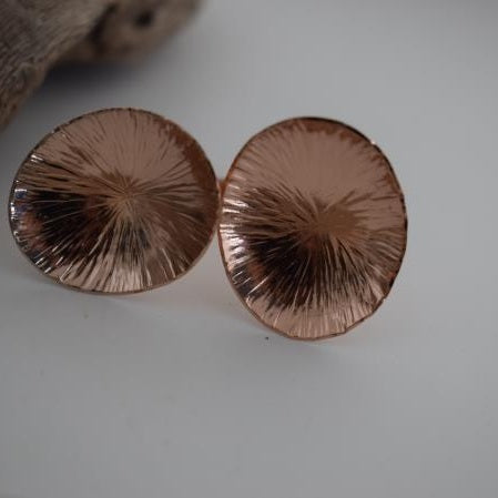 Kochlias ring Greek hammered jewelry oval seashell design in 18K gold, silver, and rose gold plated finish.