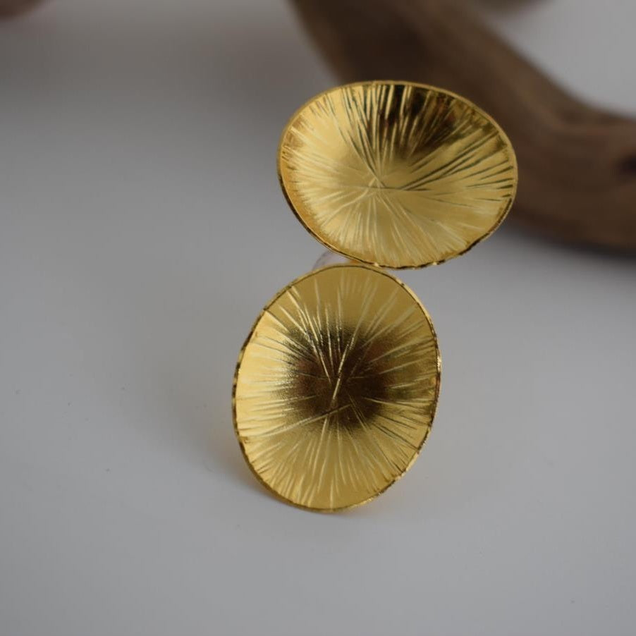 Kochlias ring Greek hammered jewelry oval seashell design in 18K gold, silver, and rose gold plated finish.