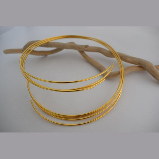 Delphi Necklace â Handmade Greek Hammered Jewelry in 18K gold or silver plated with sculptural curved lines inspired by ancient Greek harmony.