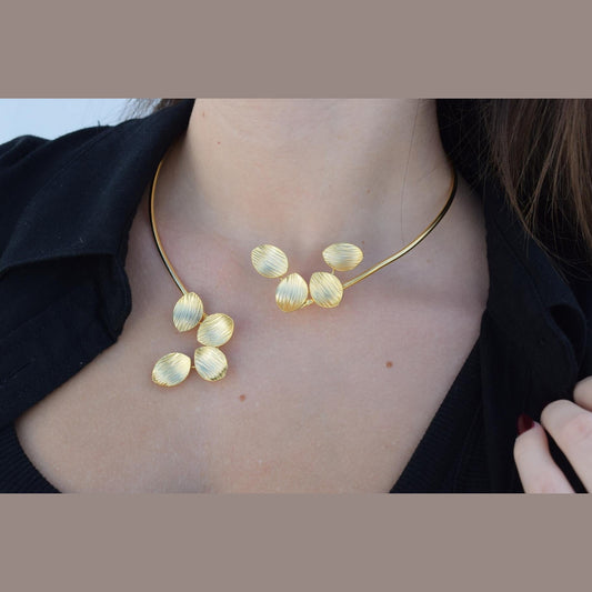 Anemone Necklace – Handmade Greek hammered jewelry inspired by the anemone flower, available in 18K gold or silver plated finish.