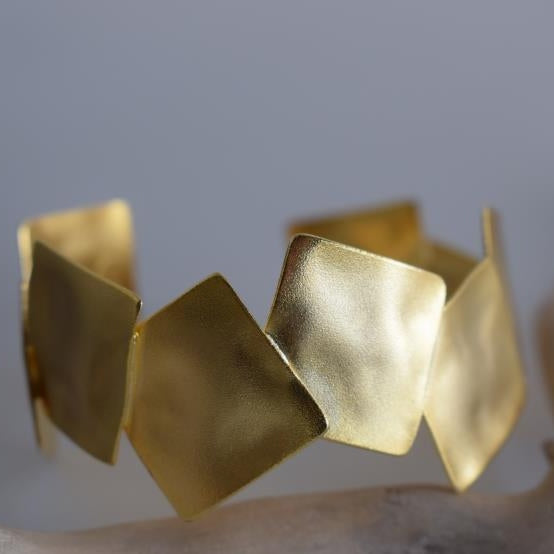 Daidalos bracelet – Greek hammered jewelry – 18K gold or silver plated, also in rose gold, geometric hammered cuff design