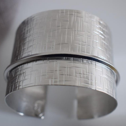 Minos bracelet – Greek hammered jewelry – 18K gold plated cuff with geometric engraved pattern