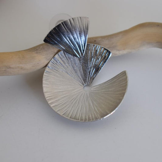 Kochlias4 spiral earrings in handmade Greek hammered jewelry, sculptural design available in gold plated and silver plated finishes.