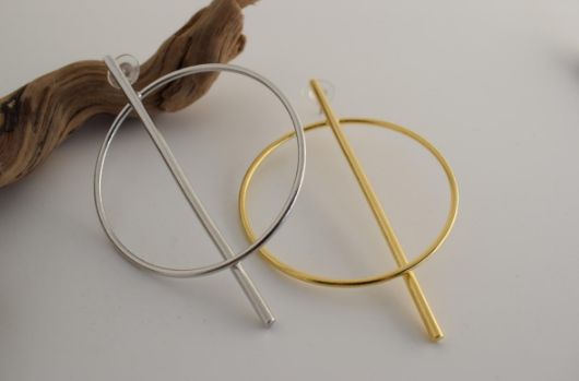 Axon Earrings – Greek Hammered Jewelry – Available in 18K Gold, Silver, and Rose Gold Plated. Handcrafted, inspired by the ancient Greek axis of balance.