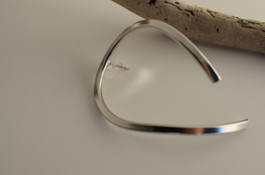 Krikos Earrings – Greek Hammered Jewelry – Available in 18K Gold, Silver, and Rose Gold Plated. Circular design symbolizing unity and eternity, handcrafted and hypoallergenic.