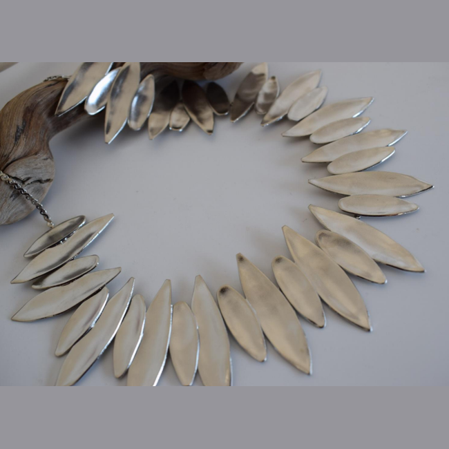 Acantha necklace – Greek hammered jewelry – 18K gold or silver plated – bold thorn-inspired hammered necklace with elongated shapes – also in rose gold finish