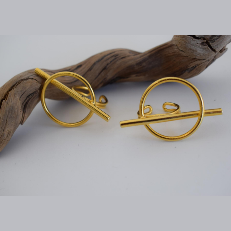 Axon Ring – Greek Hammered Jewelry – Available in 18K Gold, Silver, and Rose Gold Plated. Geometric circle and axis design, inspired by ancient Greek symbolism of balance and connection.