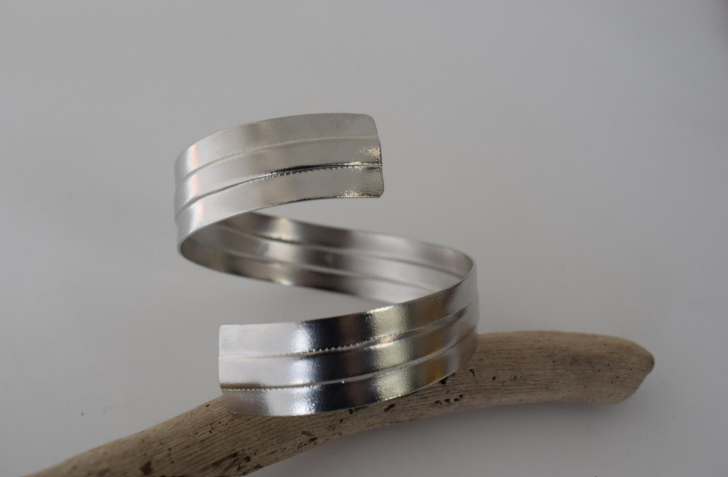 Iason Bracelet – Greek Hammered Jewelry – 18K Gold, Silver and Rose Gold Plated – Handmade hammered open bracelet with elegant Greek design.