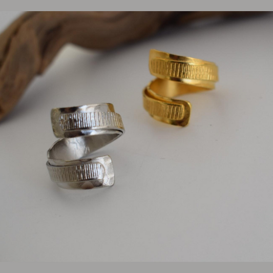 Helix Ring – Greek Hammered Jewelry – Available in 18K Gold, Silver, and Rose Gold Plated. Adjustable spiral design with engraved hammered texture, inspired by Ancient Greece.