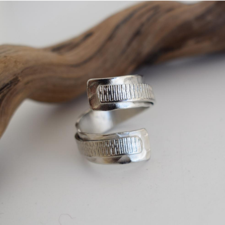 Helix Ring – Greek Hammered Jewelry – Available in 18K Gold, Silver, and Rose Gold Plated. Adjustable spiral design with engraved hammered texture, inspired by Ancient Greece.