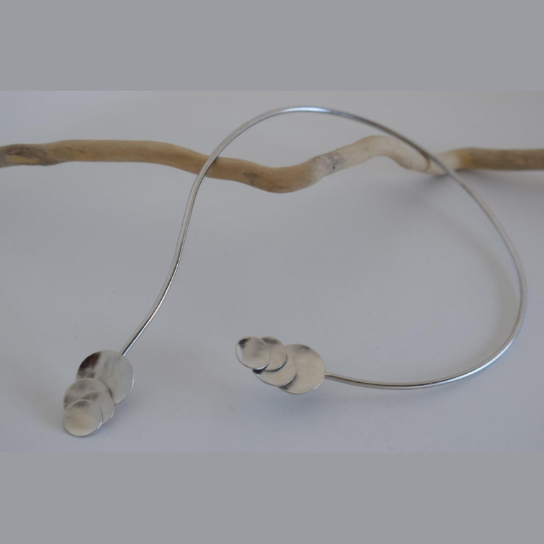 Handmade open choker necklace with hammered circular discs inspired from Greek mythology, available in gold, silver, or rose gold plating.