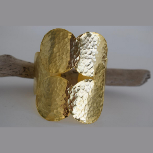 Dione bracelet in hammered 18K gold plated finish