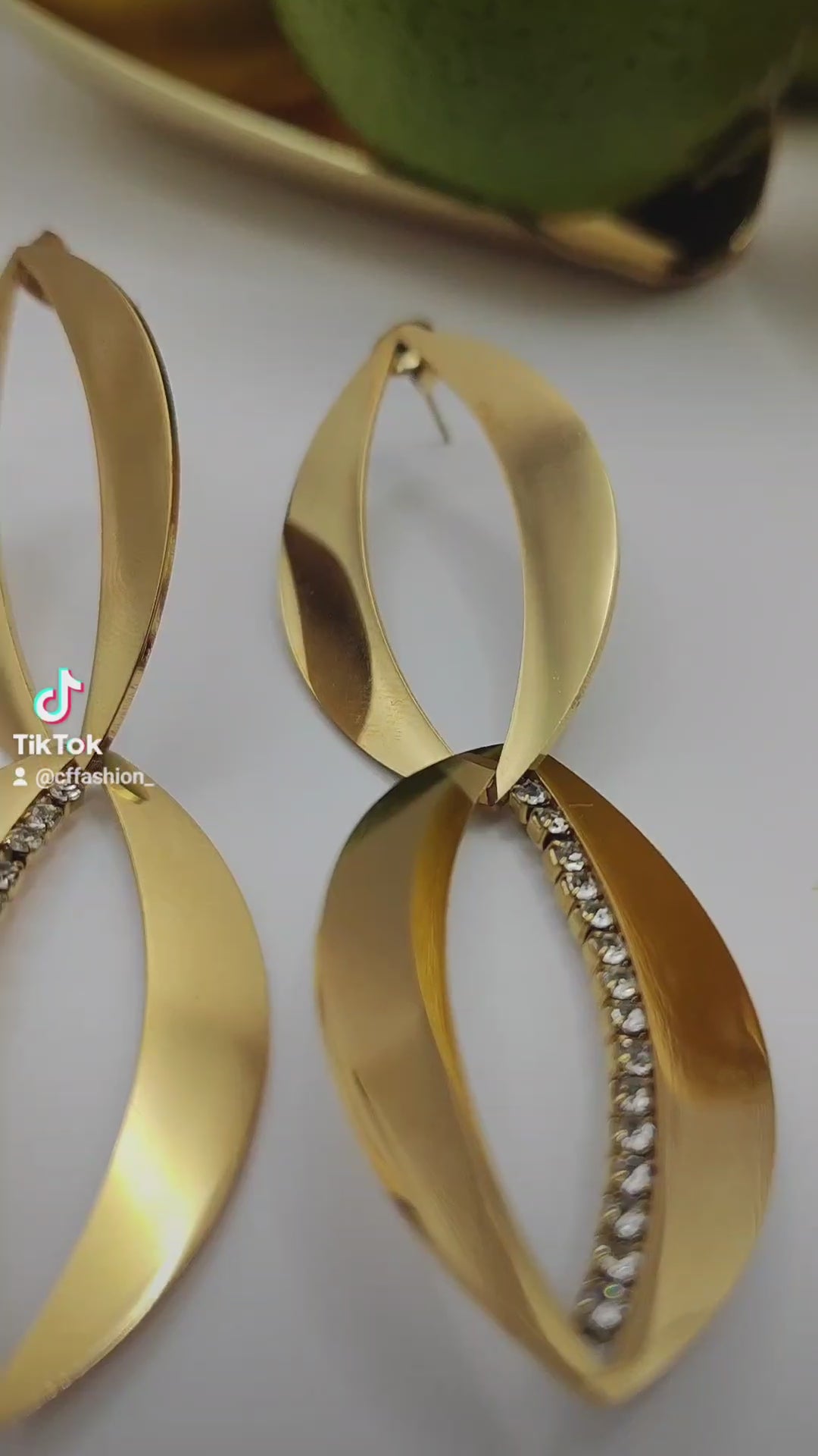 Linked Petal Crystal Dangle Earrings – Nature-Inspired Stainless Steel