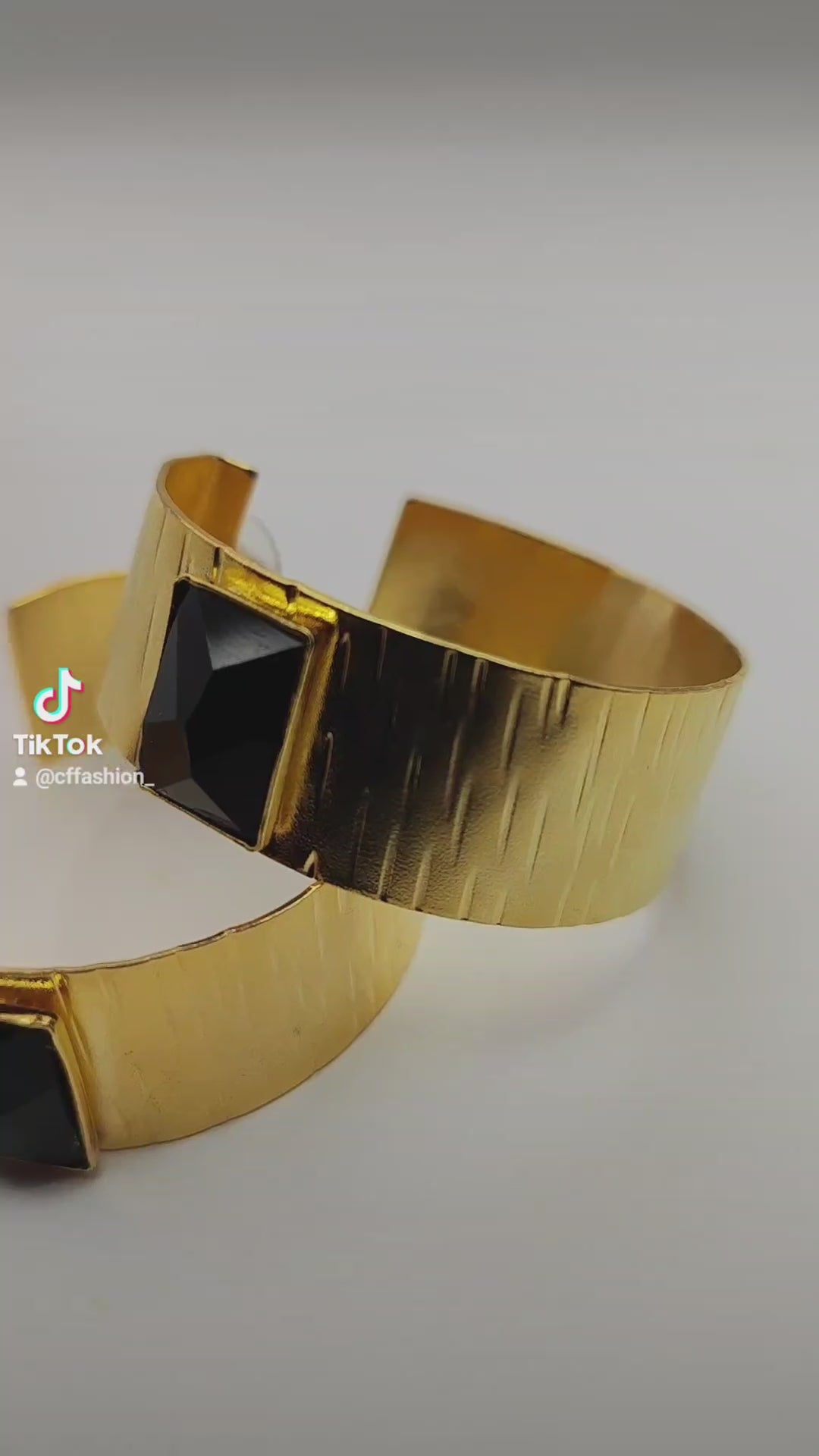 Ionio earrings – Greek hammered jewelry in 18K gold plated, 18K silver plated, and rose gold plated. Handcrafted elongated straight hammered design inspired by Ionian elegance.