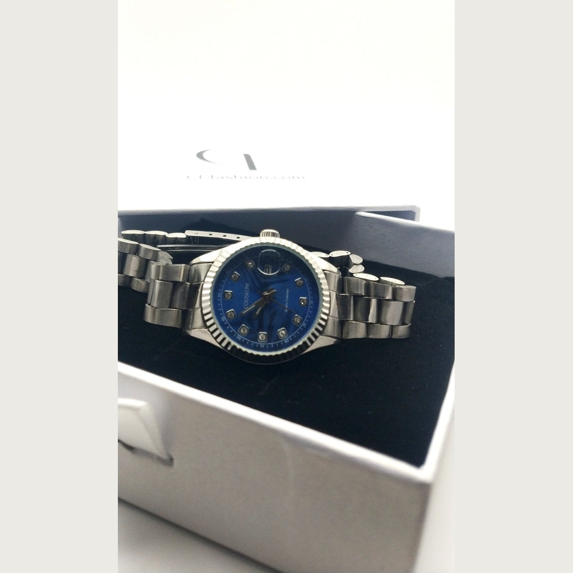 Women’s Elegant Deep Blue Dial Stainless Steel Watch With Crystals