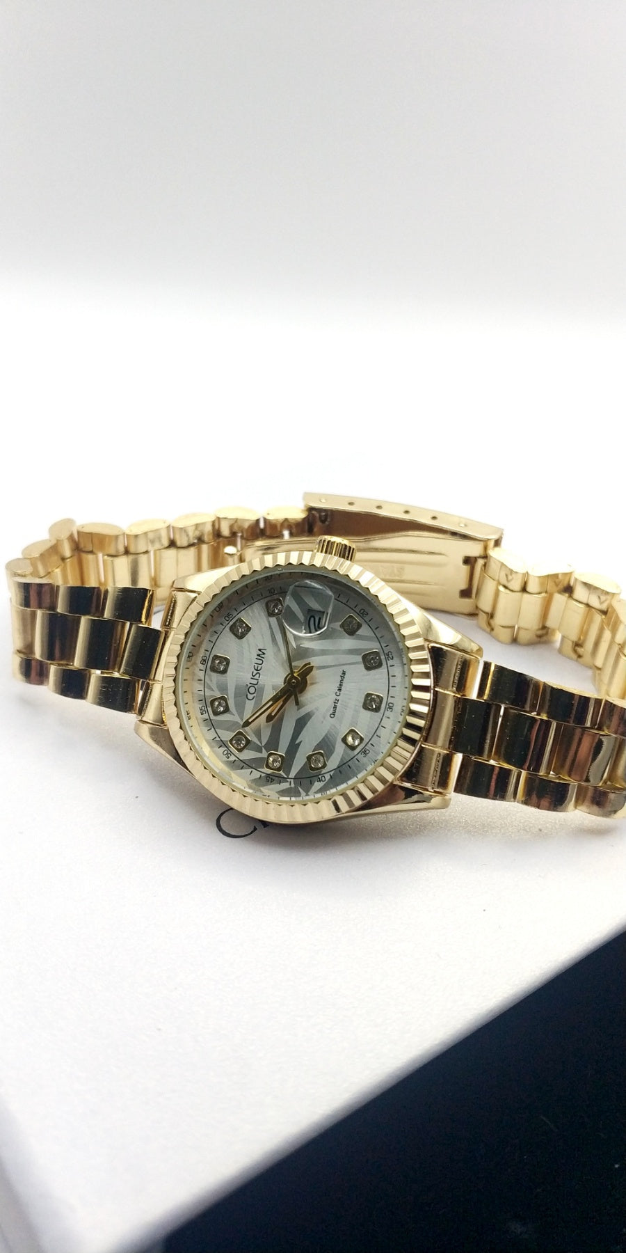 Women’s Elegant Gold Stainless Steel Watch With Crystals On Dial Date Display