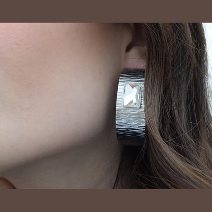  Inspired by Ionian columns and sea. 18K gold, silver, crystals