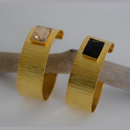  Inspired by Ionian columns and sea. 18K gold, silver, crystals