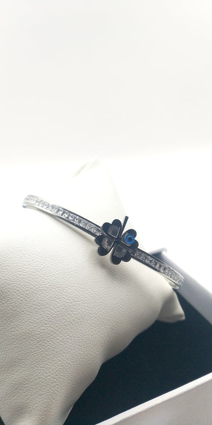  Stainless Steel Bracelet with Lucky Clover – Good Luck Charm
