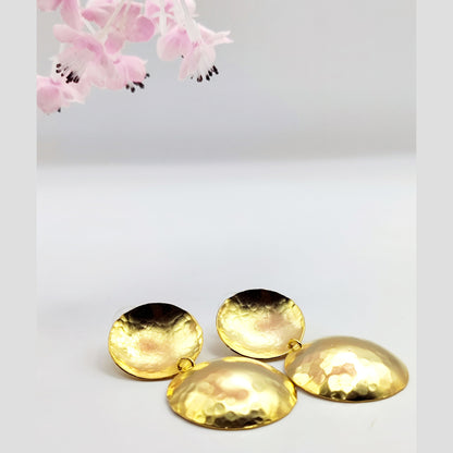 Eos earrings – Greek hammered jewelry – 18K silver or gold plated – double round discs with hammered texture (also in rose gold)