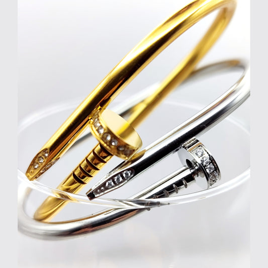 Luxury Nail-Shaped Cuff Bracelet – Hypoallergenic Stainless Steel