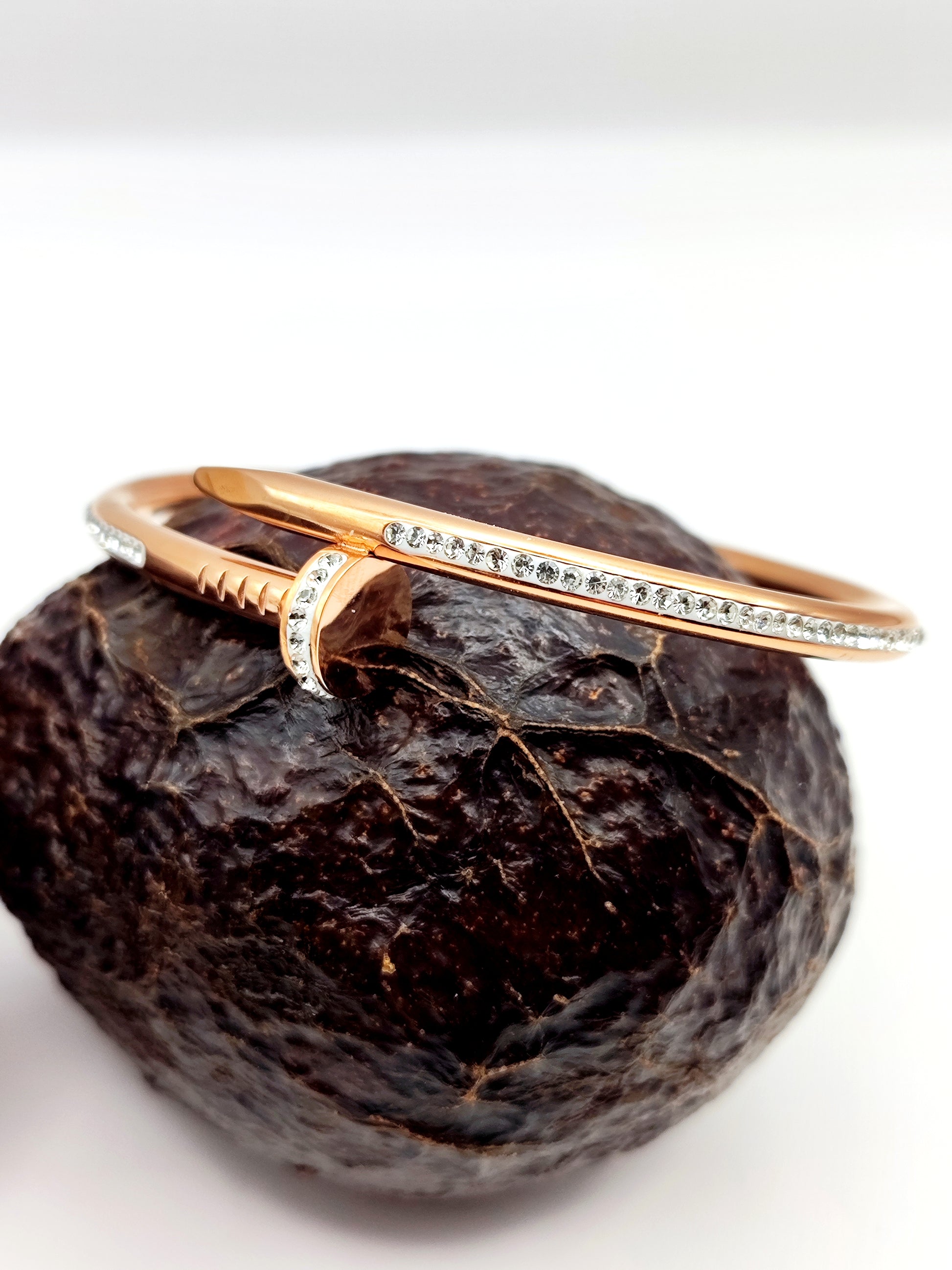 Unisex stainless steel nail design bracelet with crystals in gold, silver, rose gold – CF fashion