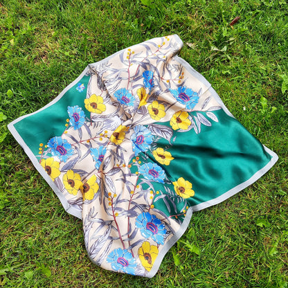 Botanica luxury silk square scarf 55x55 cm – emerald green with floral print – CF fashion