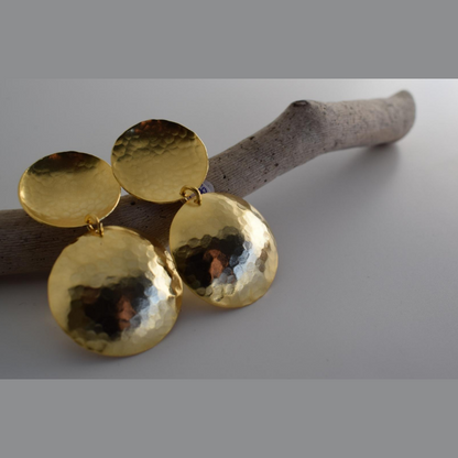 Eos earrings – Greek hammered jewelry – 18K silver or gold plated – double round discs with hammered texture (also in rose gold)