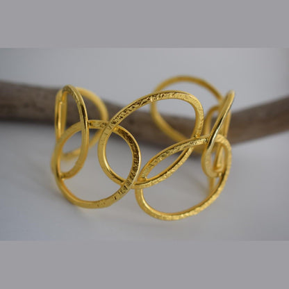 Olympiada bracelet – Greek hammered jewelry – 18K gold plated interlocking circles
